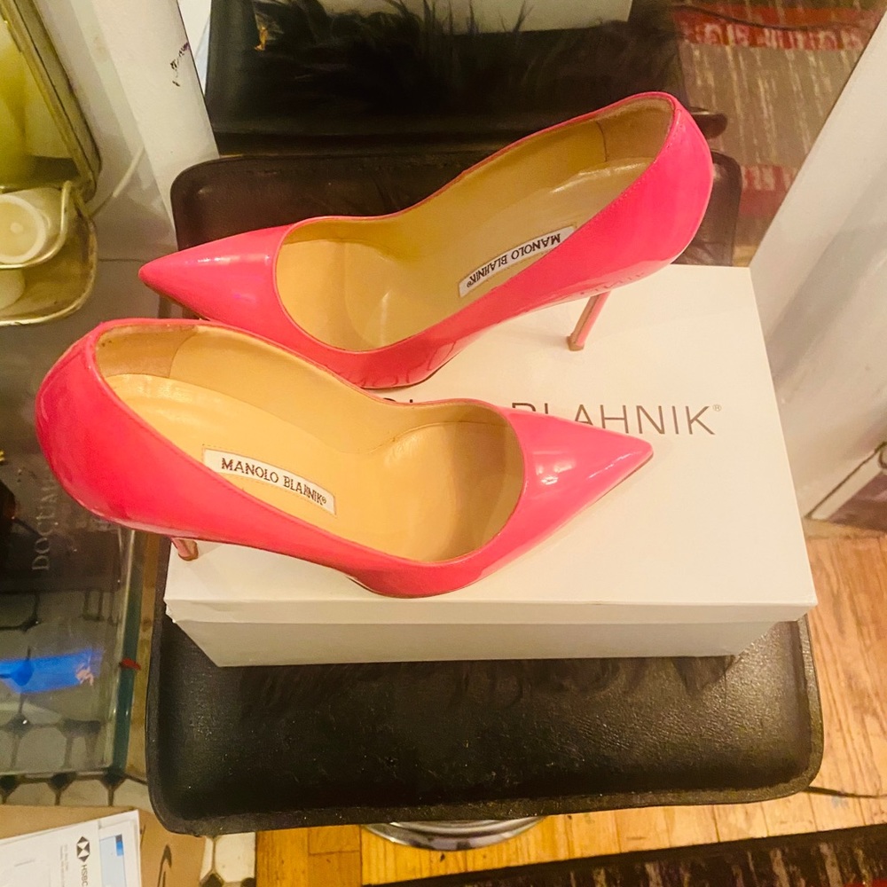 Manolo Blahnik pink patent heels - Picture 4 of 15